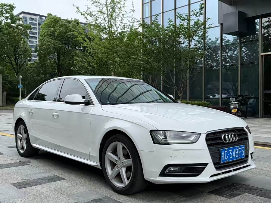 Audi A4L 2015