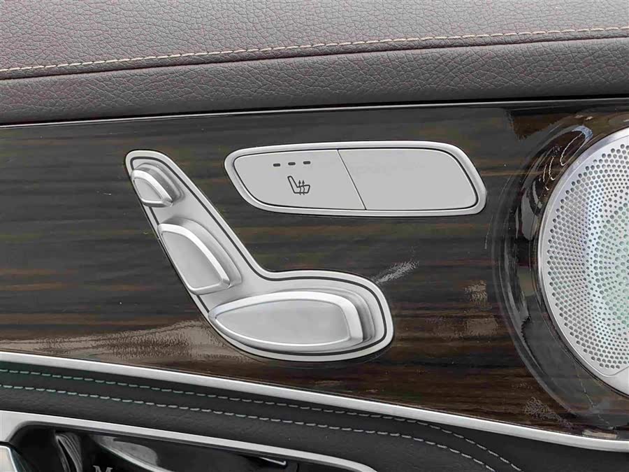 Mercedes-Benz GLC 2018 — фото 16