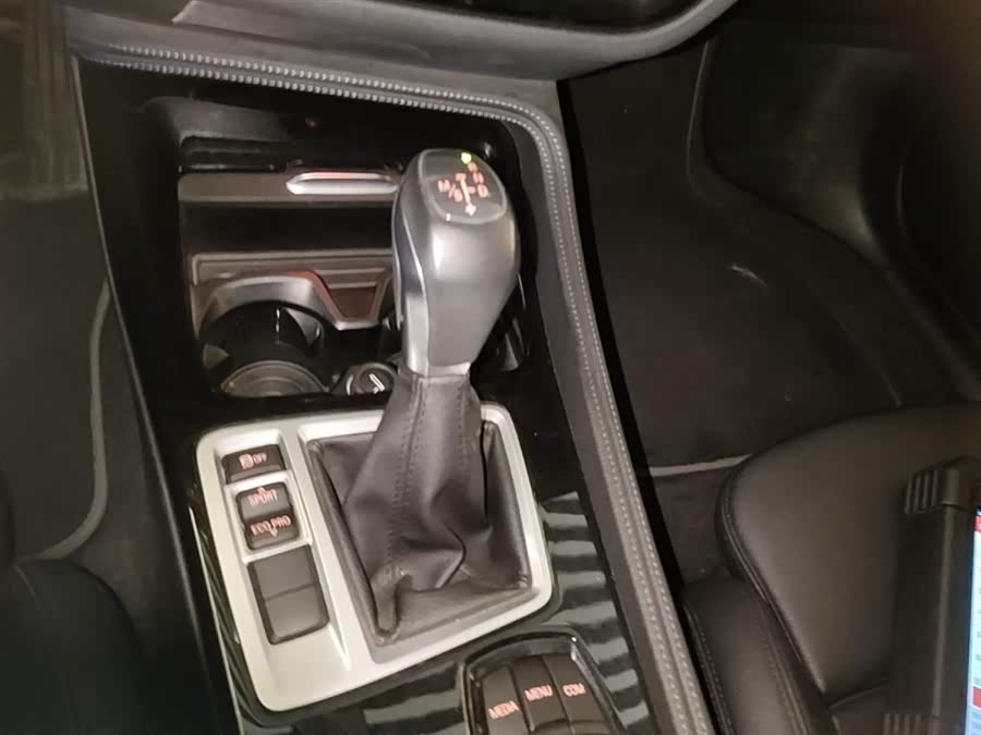 BMW 1 Series 2018 — фото 14