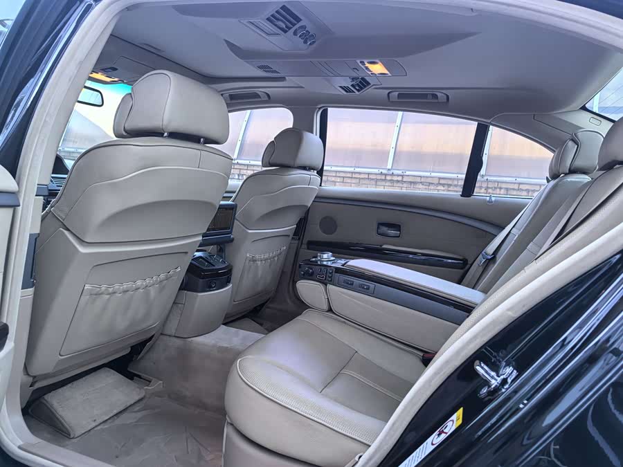 BMW 7 Series 2005 — фото 12
