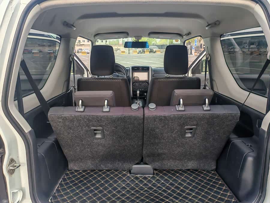 Suzuki Jimny 2015 — фото 13