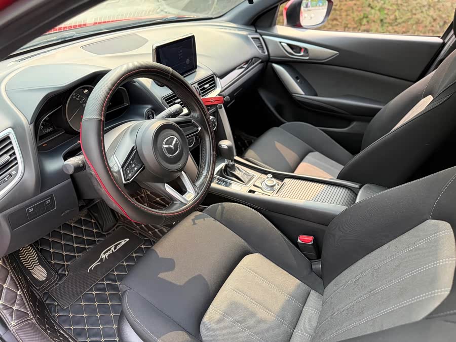 Mazda CX-4 2018 — фото 10