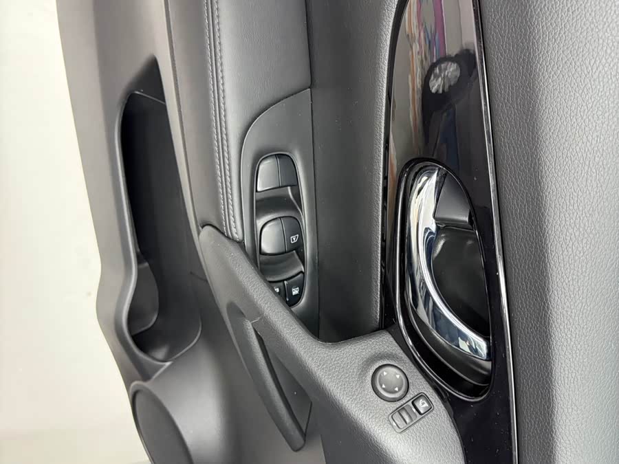 Nissan X-Trail 2023 — фото 14