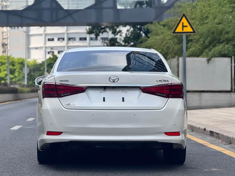 Toyota Crown 2015