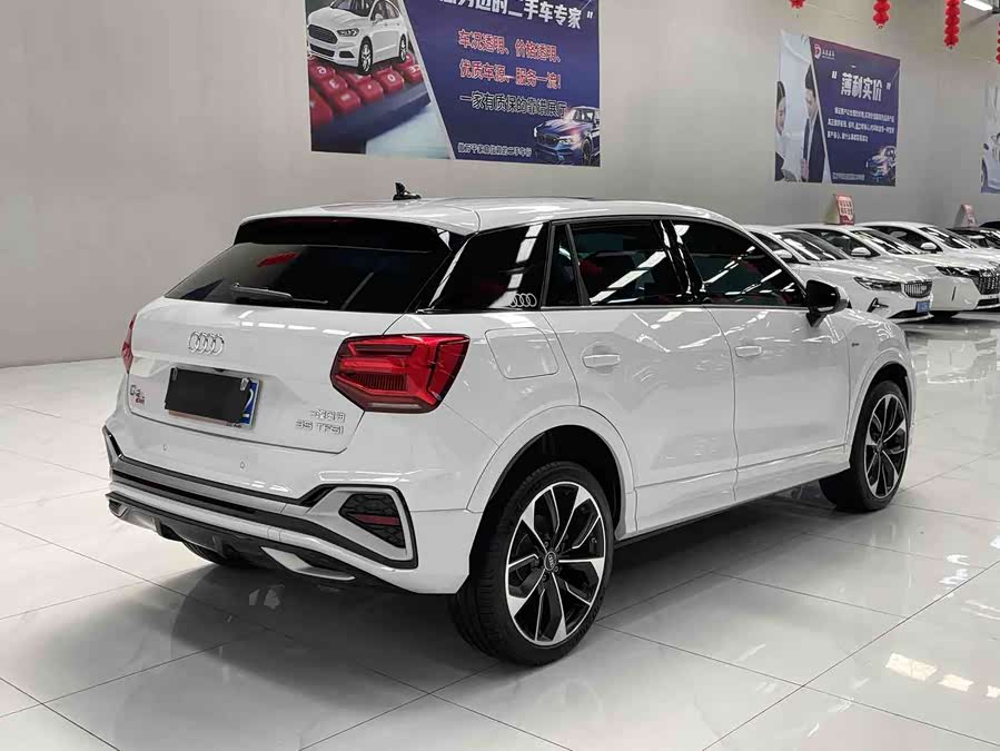 Audi Q2L 2022