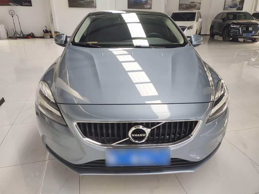 Volvo V40 2018