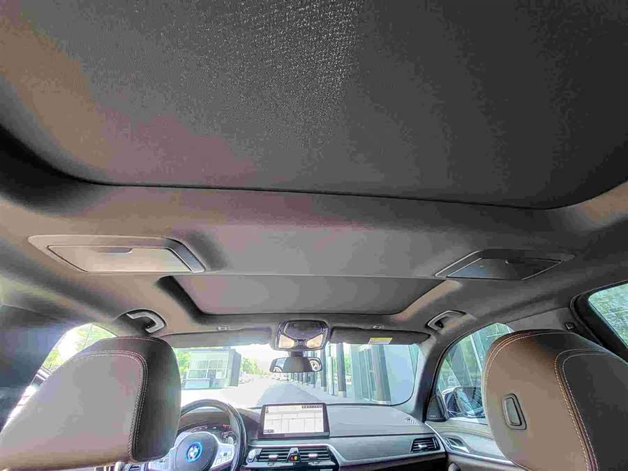 BMW 5 Series 2022 — фото 19