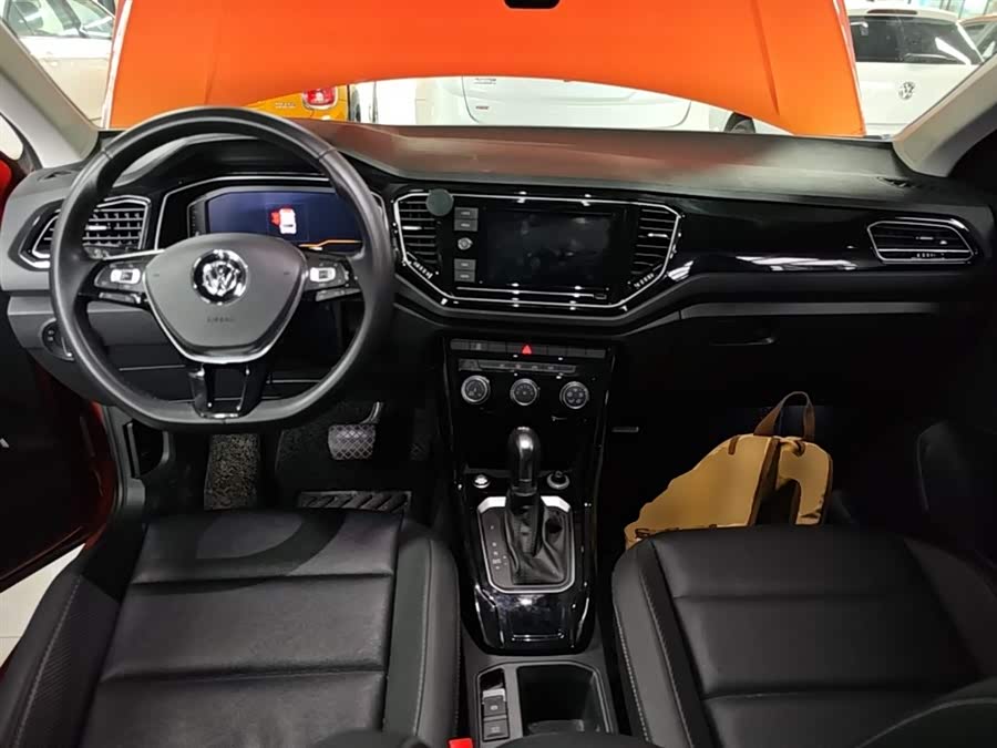 Volkswagen T-Roc 2020 — фото 10
