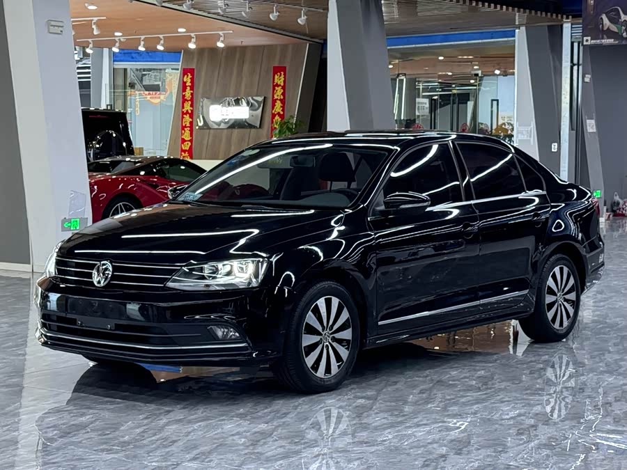 Volkswagen Sagitar 2018