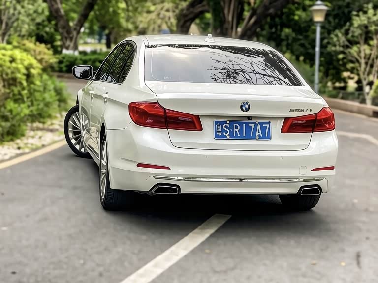 BMW 5 Series 2019 — фото 24