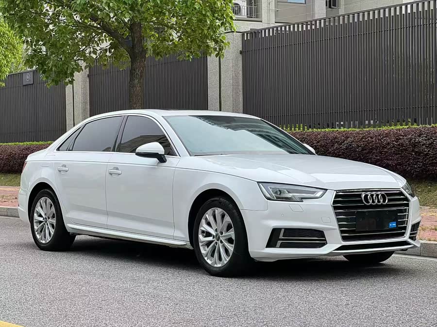 Audi A4L 2019