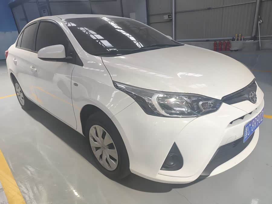 Toyota Yaris L 2022