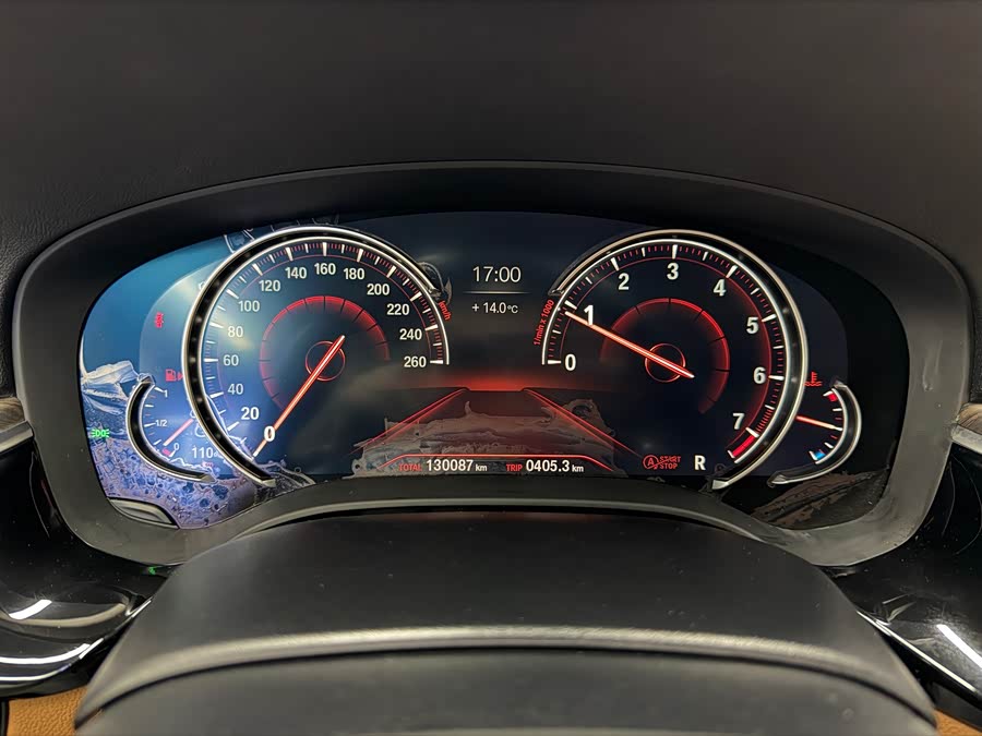 BMW 5 Series 2018 — фото 14