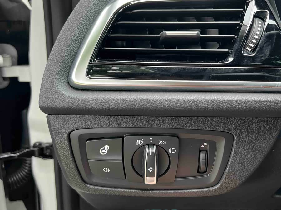 BMW 1 Series 2021 — фото 14