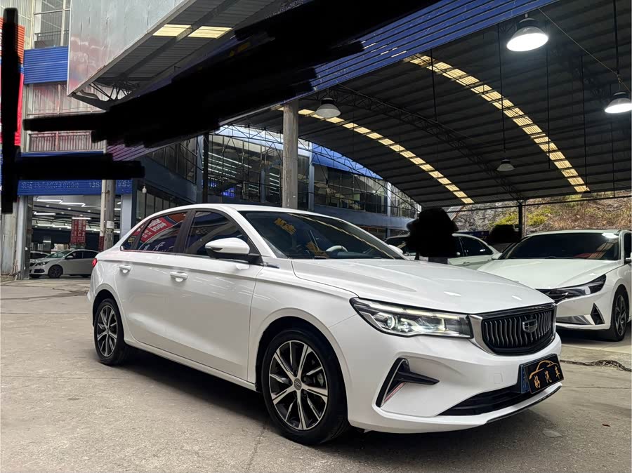 Geely Emgrand 2022