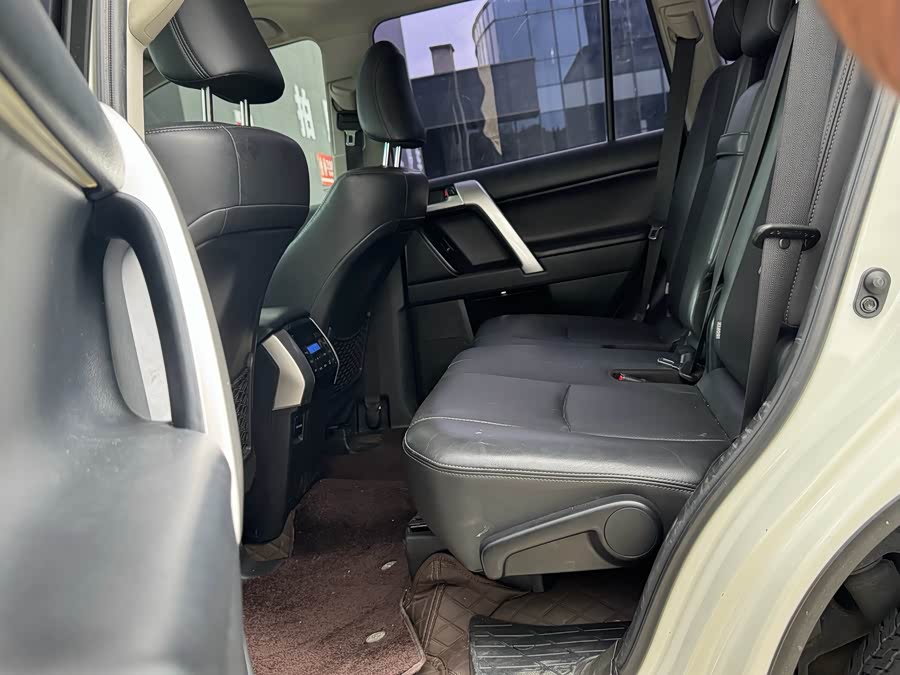 Toyota Prado 2019 — фото 12