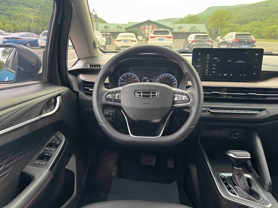 Geely Vision X3 2021 — фото 16