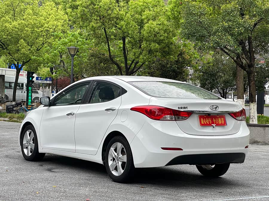 Hyundai Elantra 2013