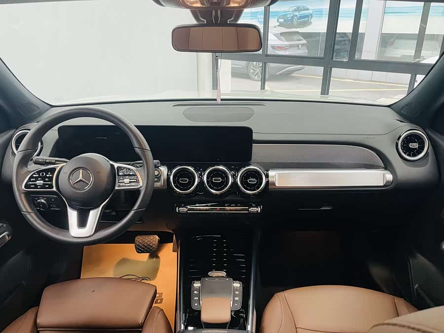 Mercedes-Benz GLB 2023