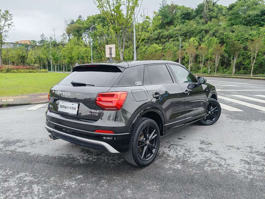 Audi Q2L 2021