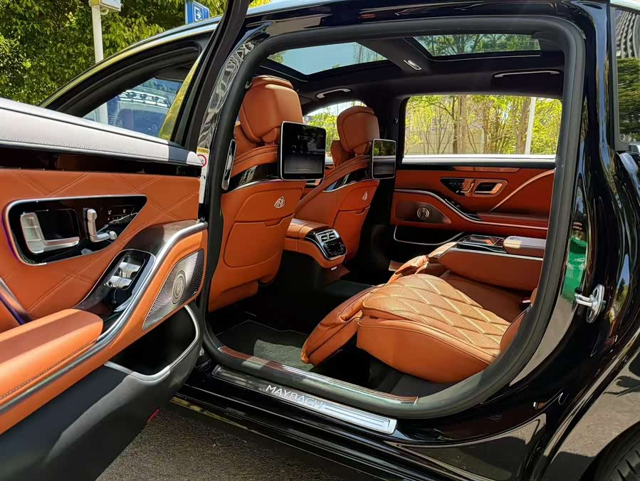 Mercedes-Benz Maybach S-Class 2023