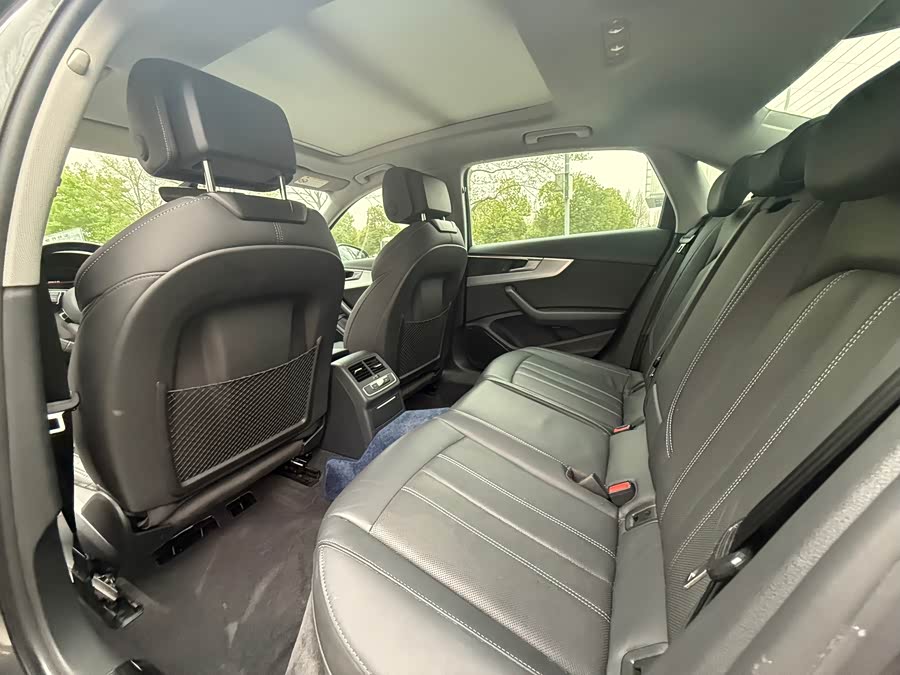 Audi A4L 2020
