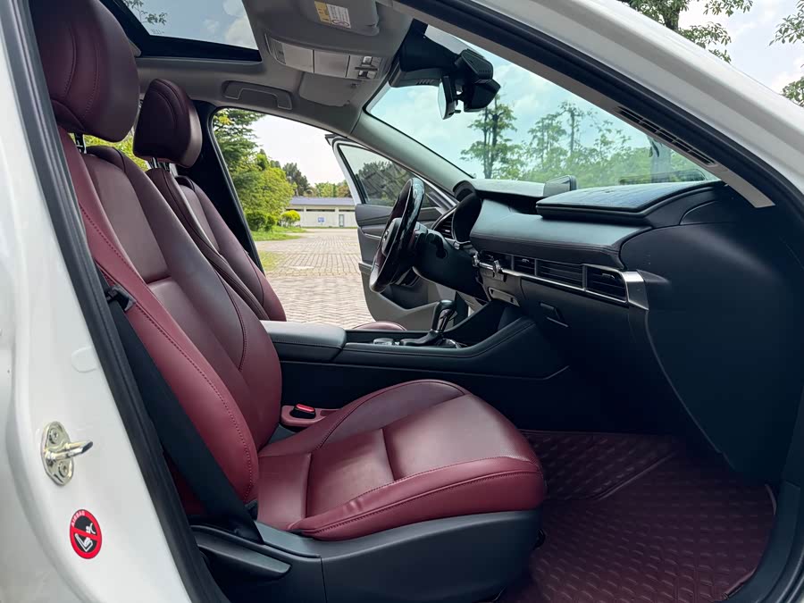 Mazda 3 Angkesela 2025