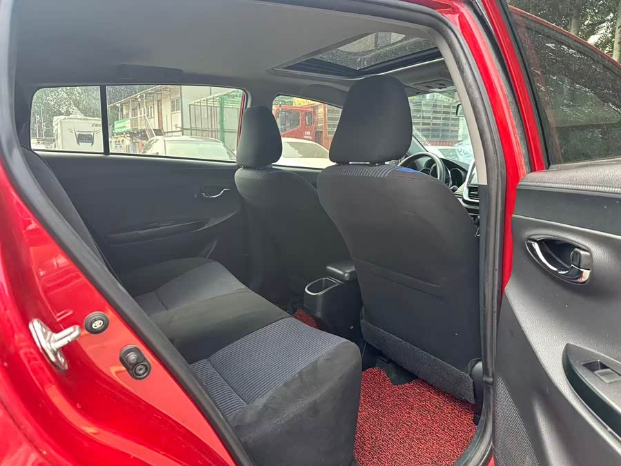 Toyota Yaris L 2016 — фото 15