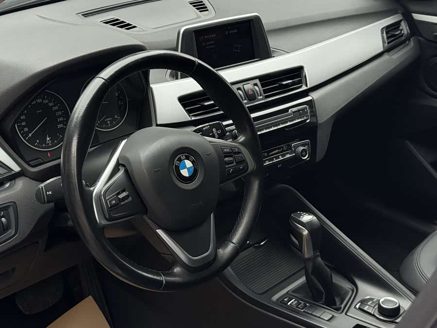 BMW X1 2018 — фото 14