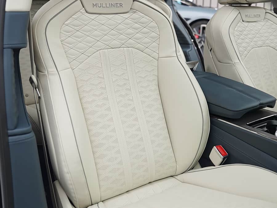 Bentley Flying Spur Plug-In Hybrid 2025 — фото 12