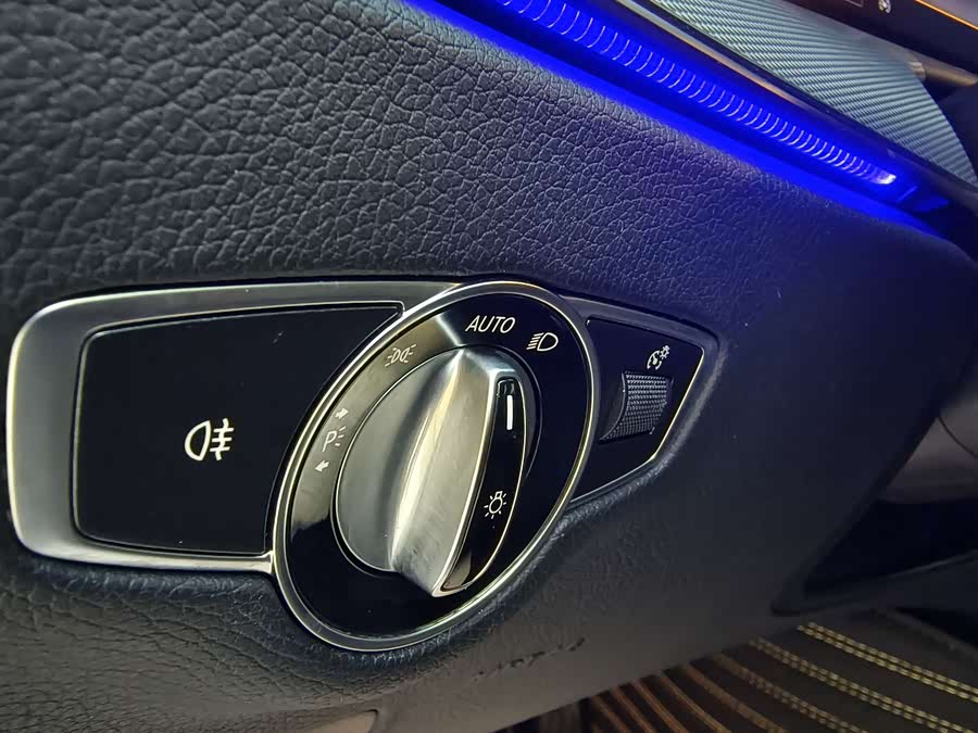 Mercedes-Benz E-Class 2019 — фото 15