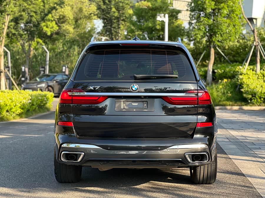 BMW X7 2021