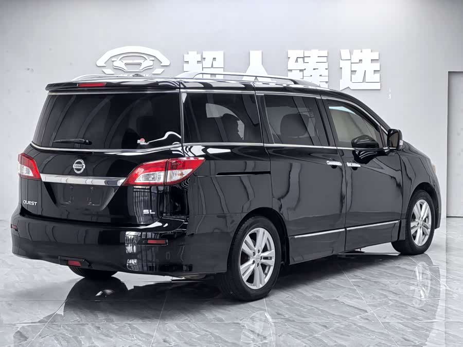 Nissan Quest 2015 — фото 13