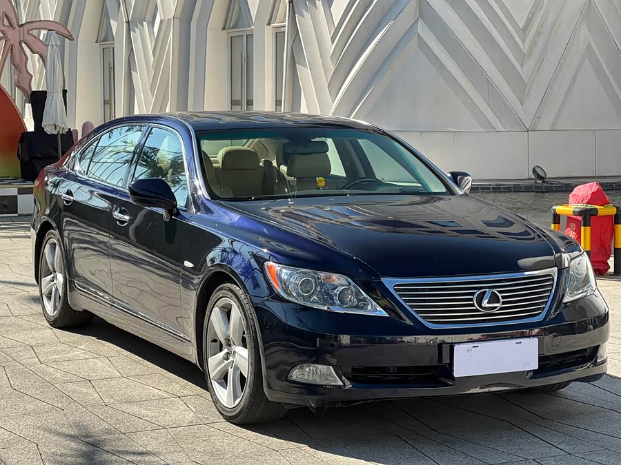 Lexus LS 2006