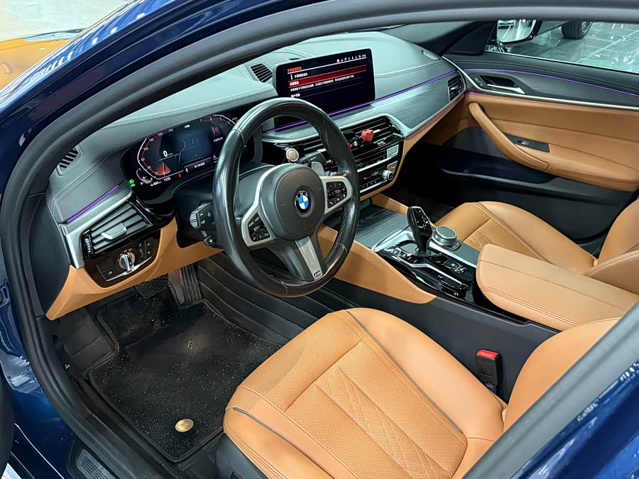BMW 5 Series 2021 — фото 10