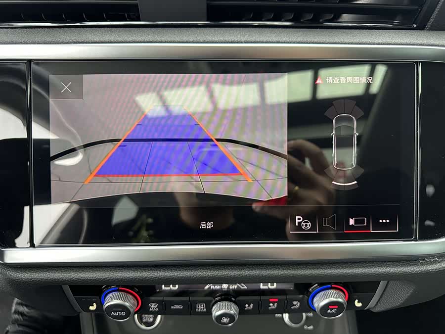 Audi Q3 2023 — фото 16