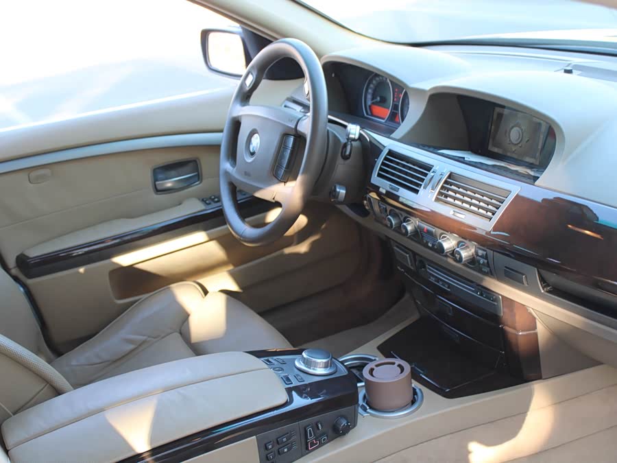 BMW 7 Series 2005 — фото 18