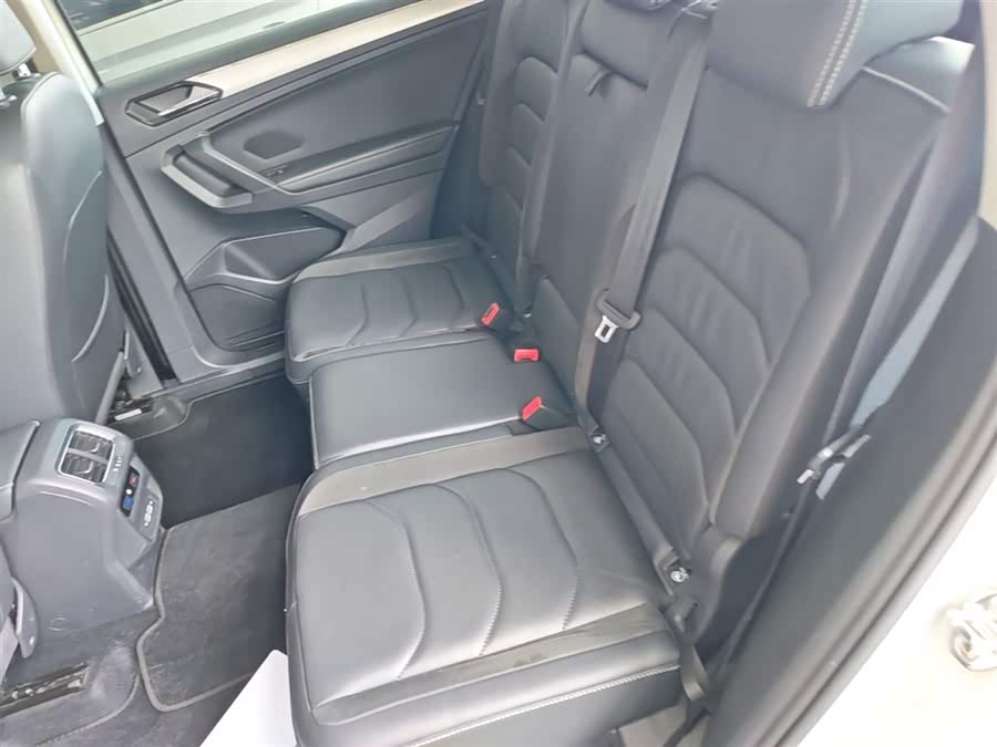 Volkswagen Tiguan L 2018 — фото 17