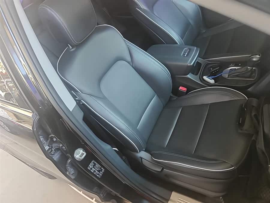Hyundai Santa Fe 2017 — фото 25