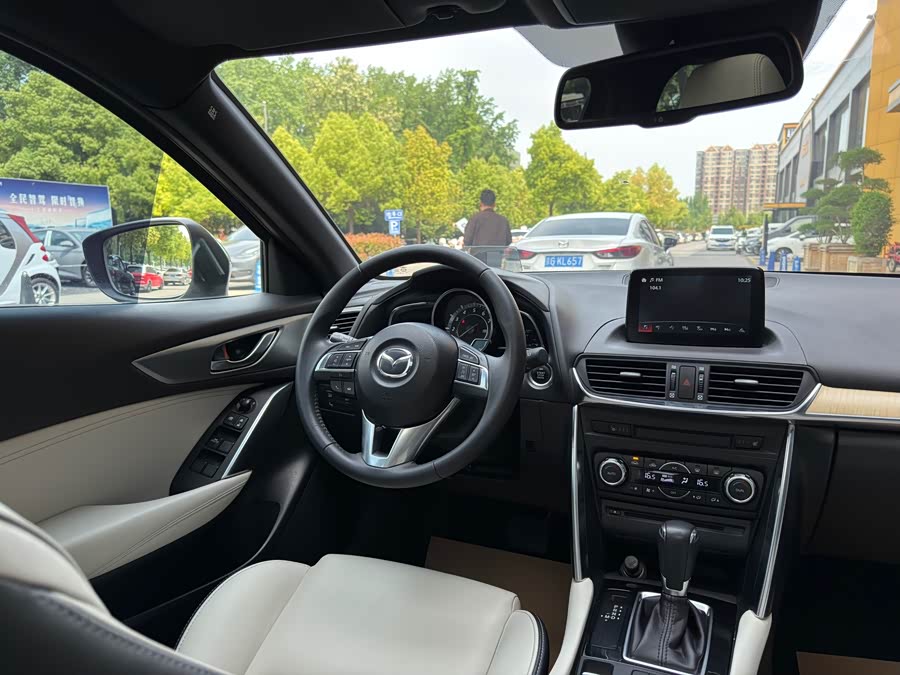 Mazda CX-4 2016 — фото 15
