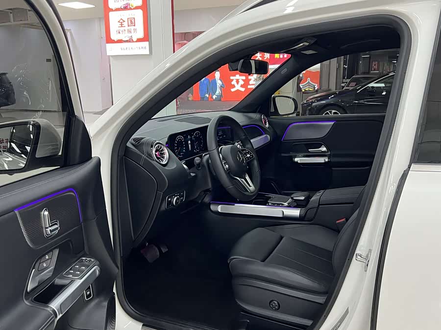 Mercedes-Benz GLB 2023