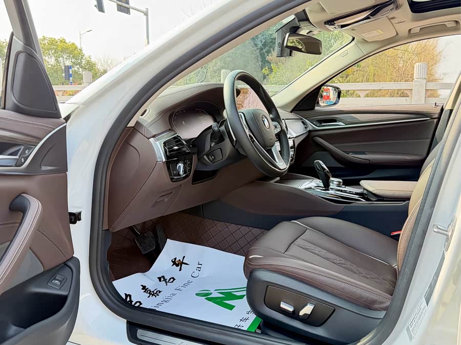 BMW 5 Series 2021