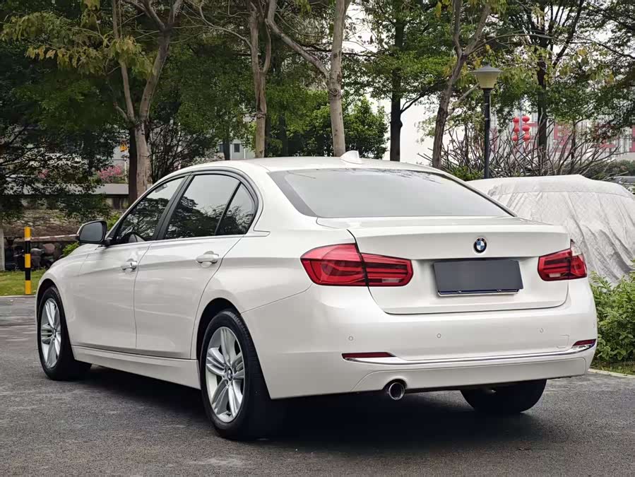 BMW 3 Series 2018 — фото 18