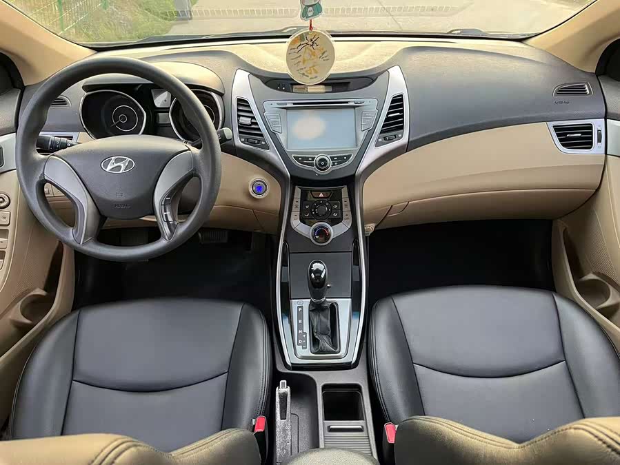 Hyundai Elantra 2013 — фото 10