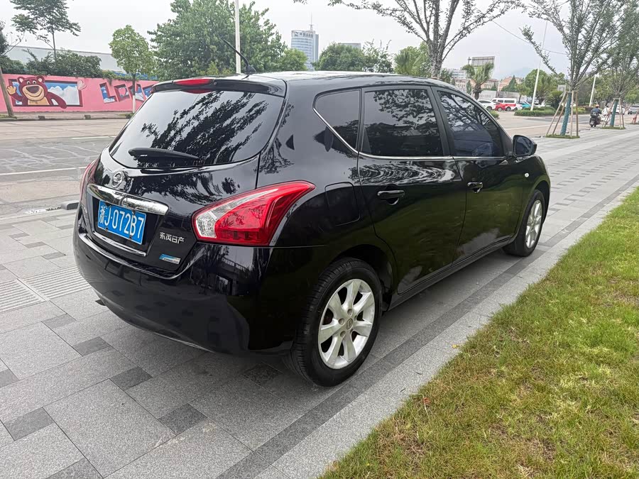 Nissan Tiida 2011