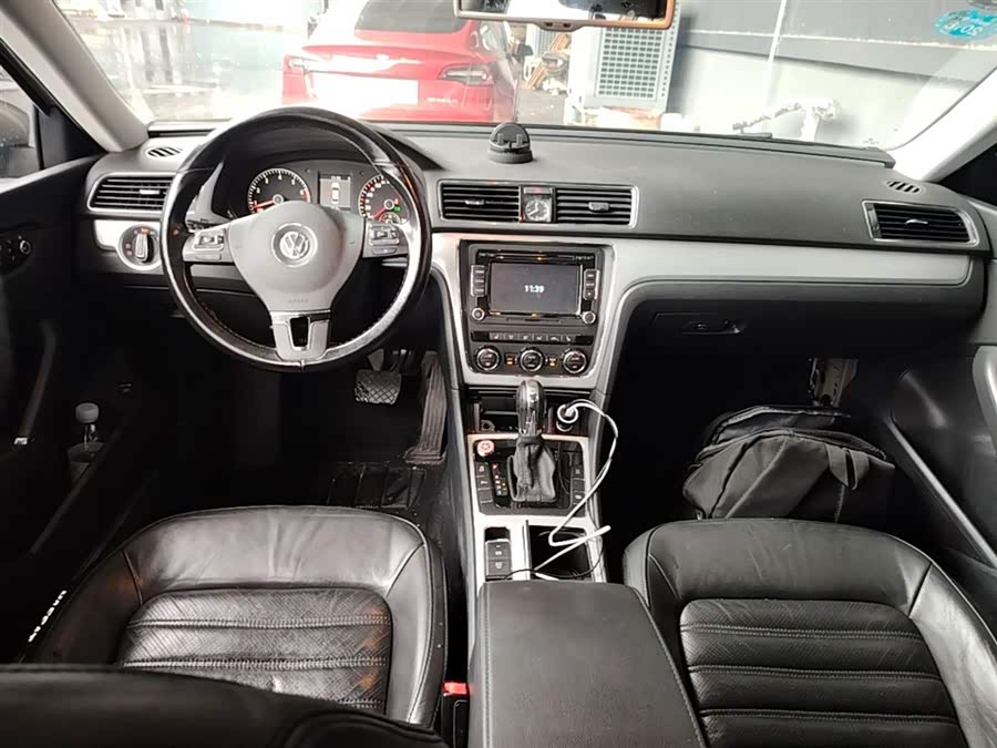 Volkswagen Passat 2015 — фото 10