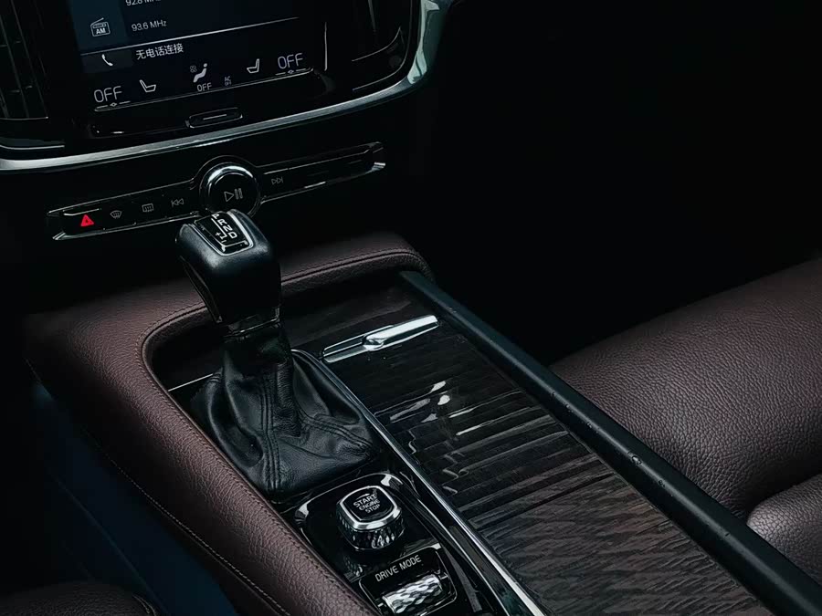 Volvo S90 2018 — фото 9