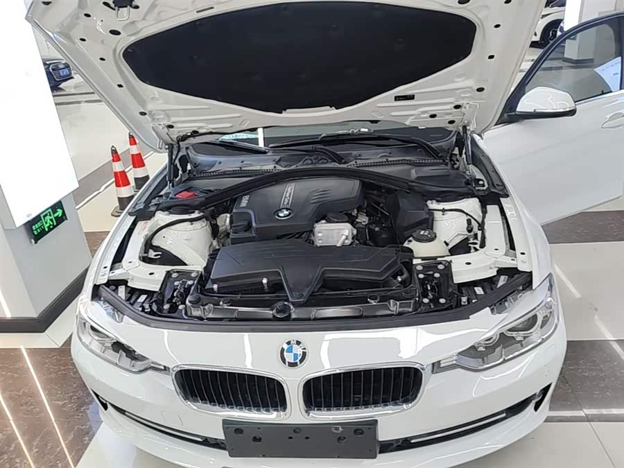BMW 3 Series 2015 — фото 20