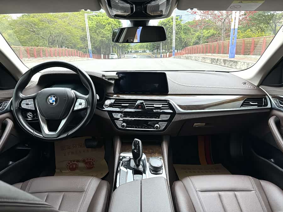 BMW 5 Series 2020 — фото 10