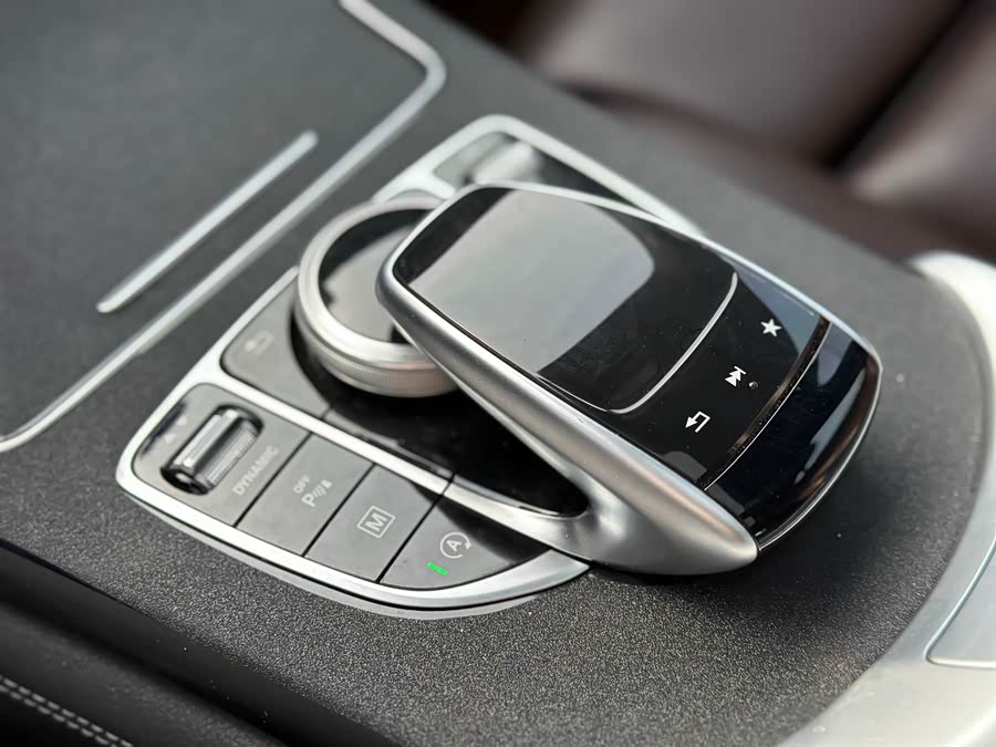 Mercedes-Benz GLC 2018 — фото 11